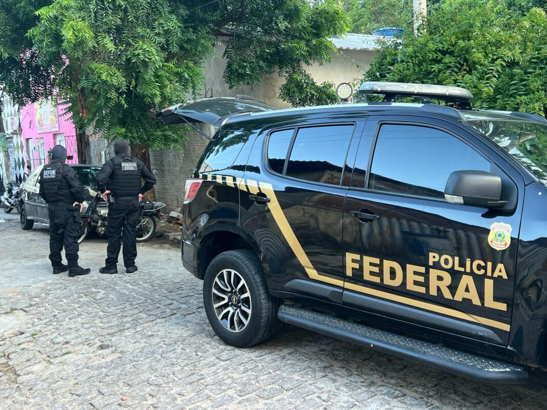 PF deflagra operação contra transporte de drogas em micro-ônibus no RN