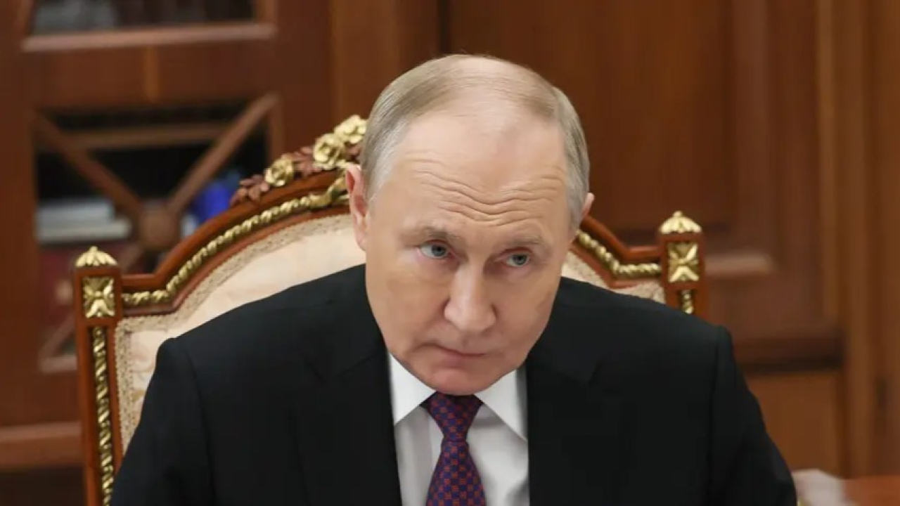 Putin pergunta aos seus cientistas se conseguem levar uma vaca até Marte