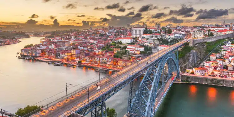 Nova lei torna a residência em Portugal mais acessível para brasileiros
