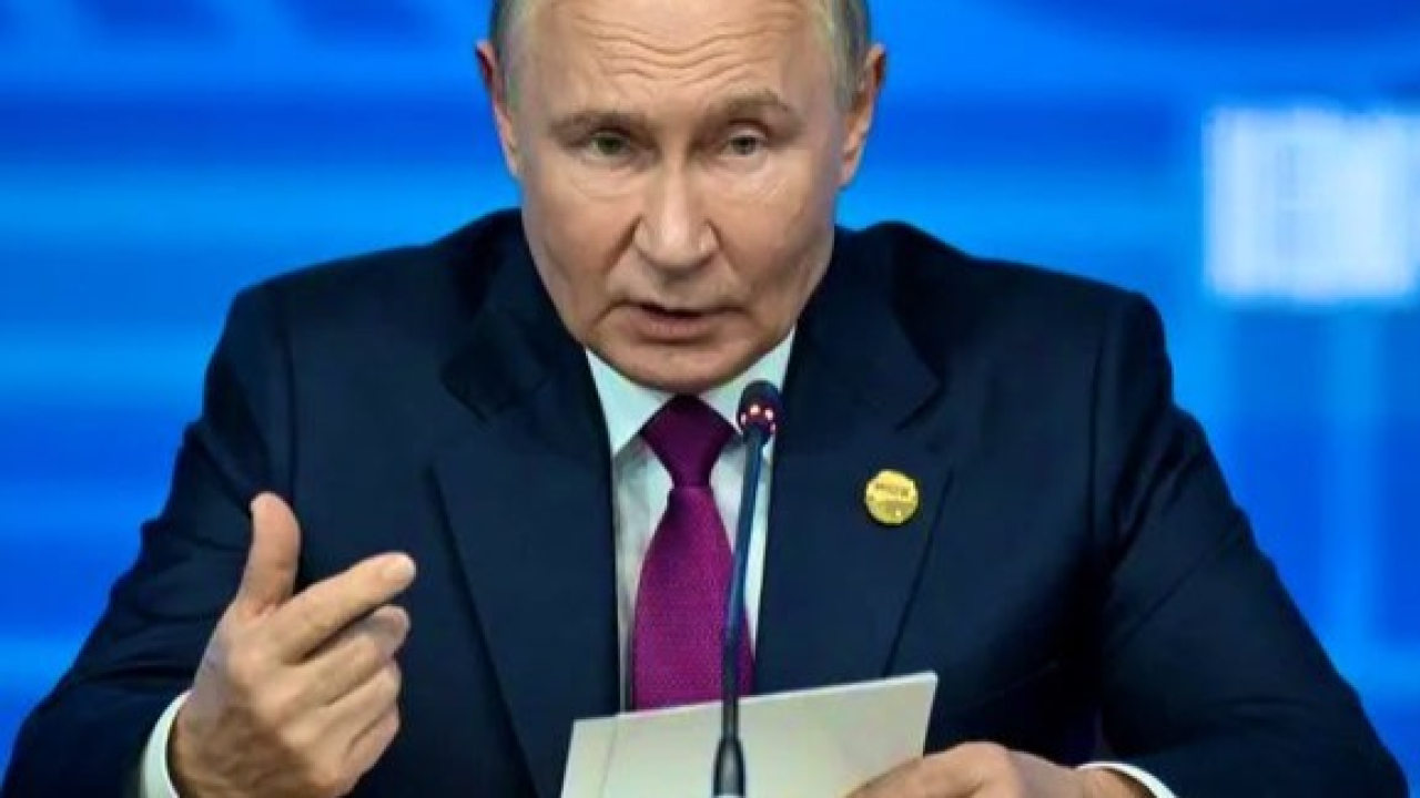 Putin tranquiliza Trump e diz que os BRICS não estão querendo criar uma moeda comum