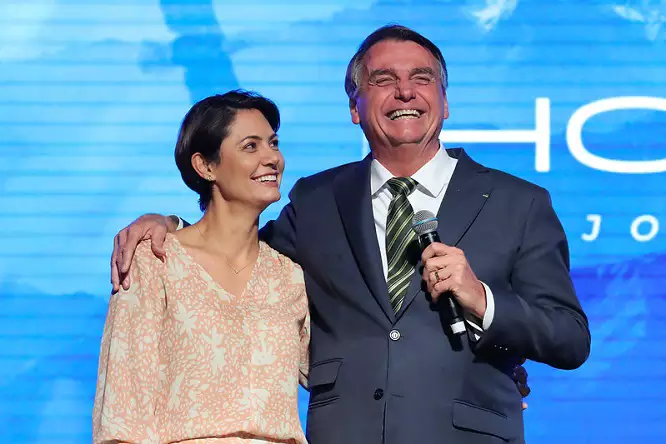 Lula perderia para Bolsonaro e Michelle no segundo turno