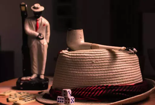 Durante ritual de umbanda, homem se irrita com 'Zé Pilintra' e é vítima de homicídio