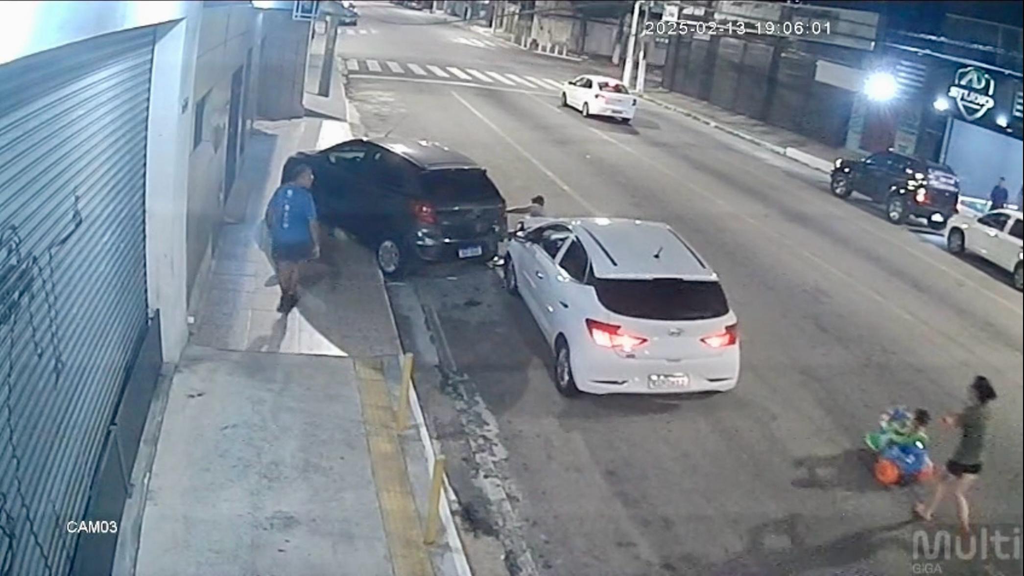 Motorista embriagado atropela idosa e quase atinge mãe e criança em Natal