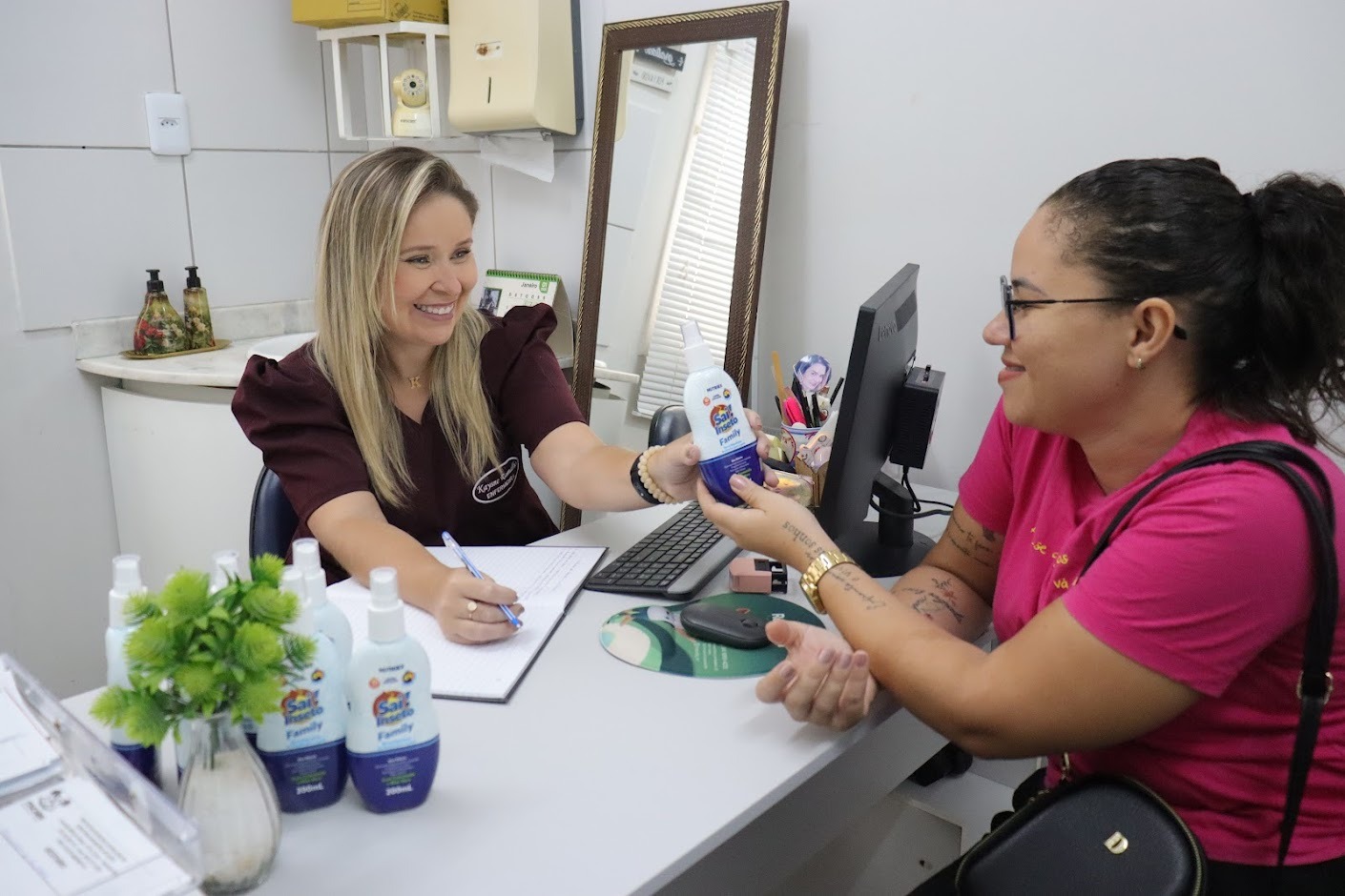 Saúde de Macaíba distribui repelentes para gestantes para prevenção a arboviroses