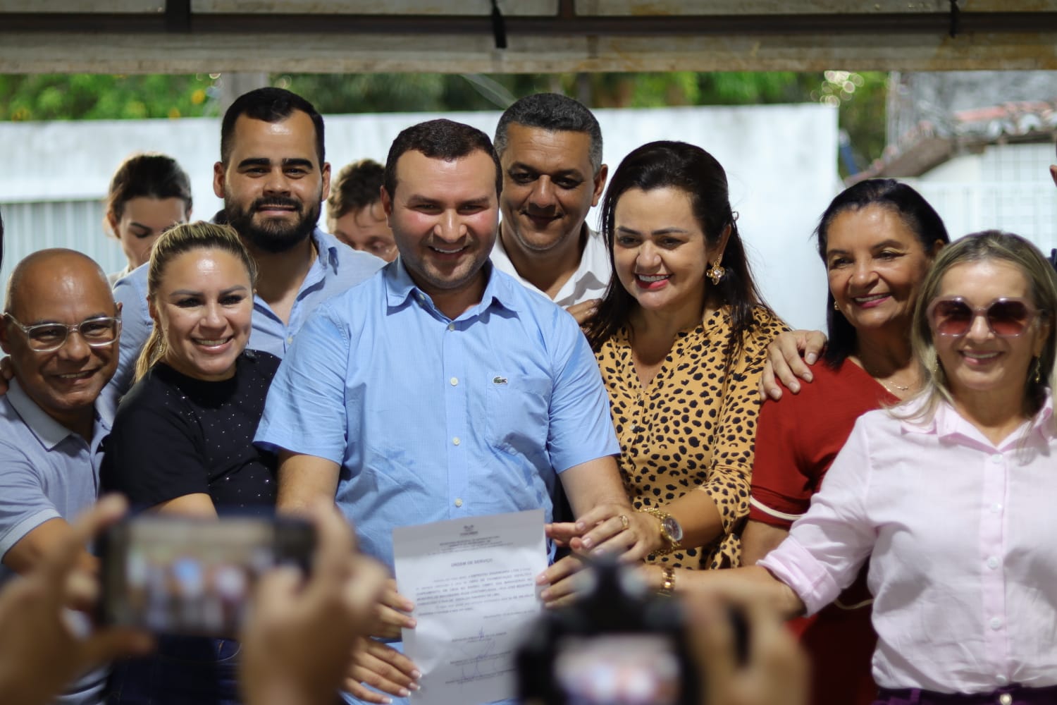 Prefeito Emídio Jr. assina ordem de serviço para asfaltamento de ruas no Alto da Raiz e Campo das Mangueiras