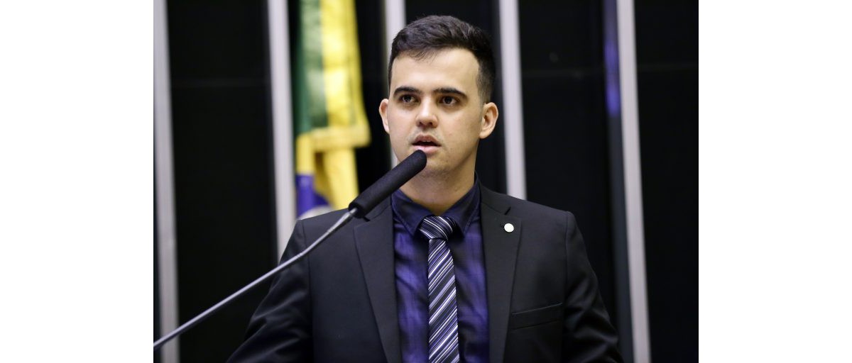 Deputado do PL quer acabar com pensão alimentícia socioafetiva, entenda os casos afetados