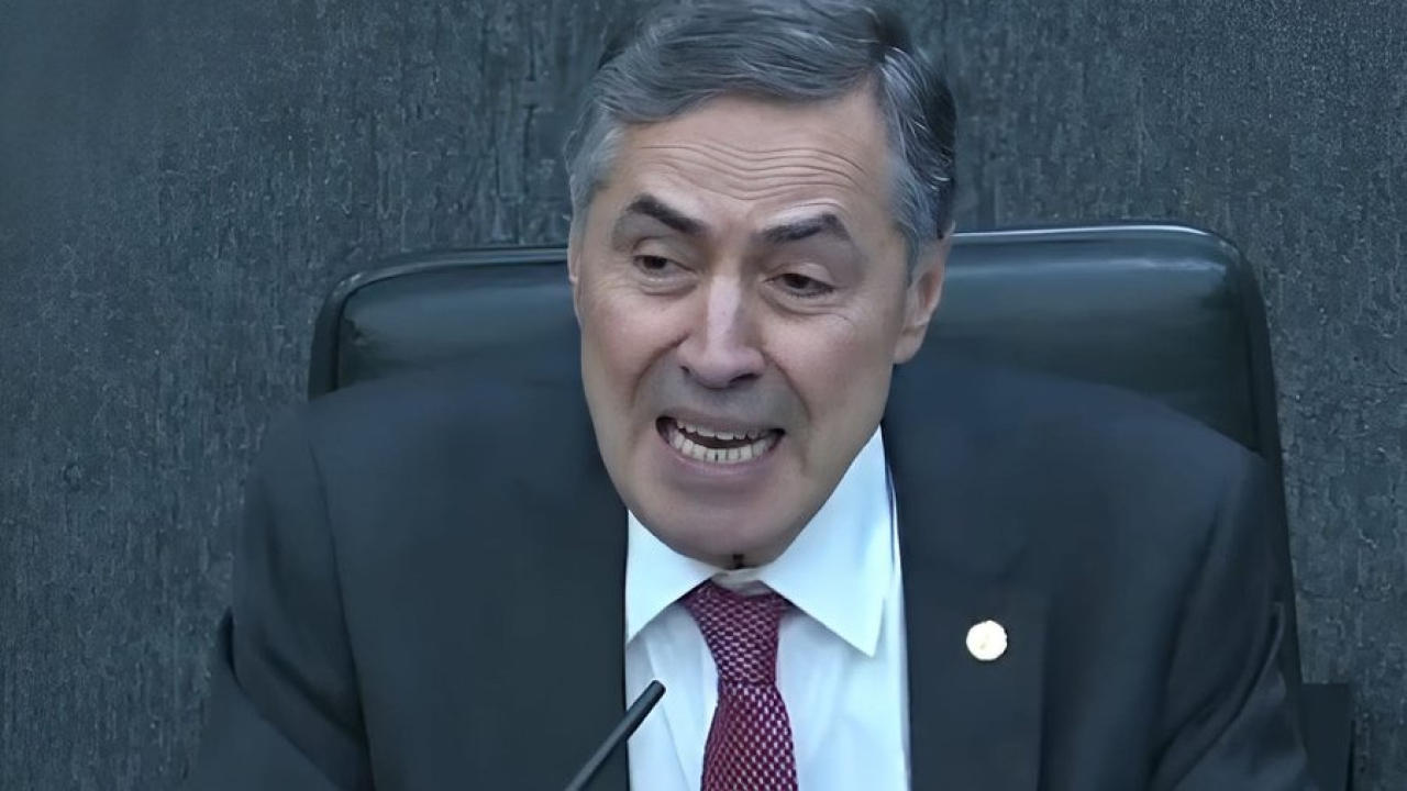 Barroso diz que STF tratará denúncia contra Bolsonaro com 'seriedade'