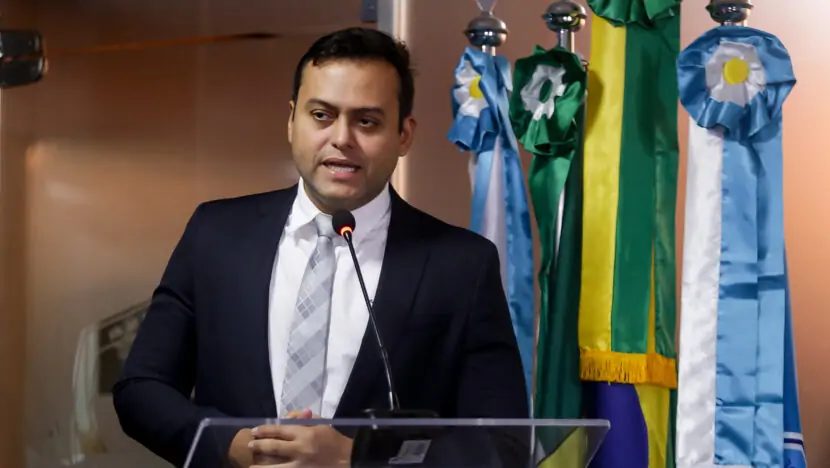 Thiago Marques critica Governo Fátima por não conseguir manter voos da Azul