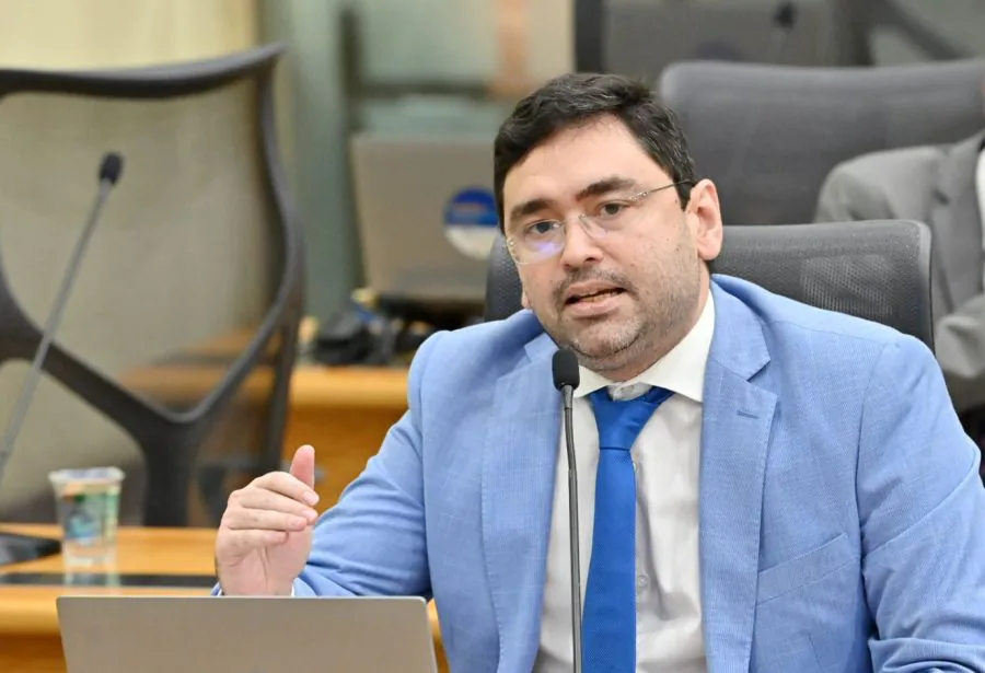Filho do ex-prefeito Álvaro Dias, deputado Adjuto Dias critica campanha difamatória contra a engorda de Ponta Negra