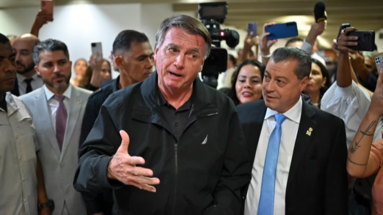 Apesar da denúncia da PGR, Bolsonaro e a direita mantêm força para 2026, avaliam analistas