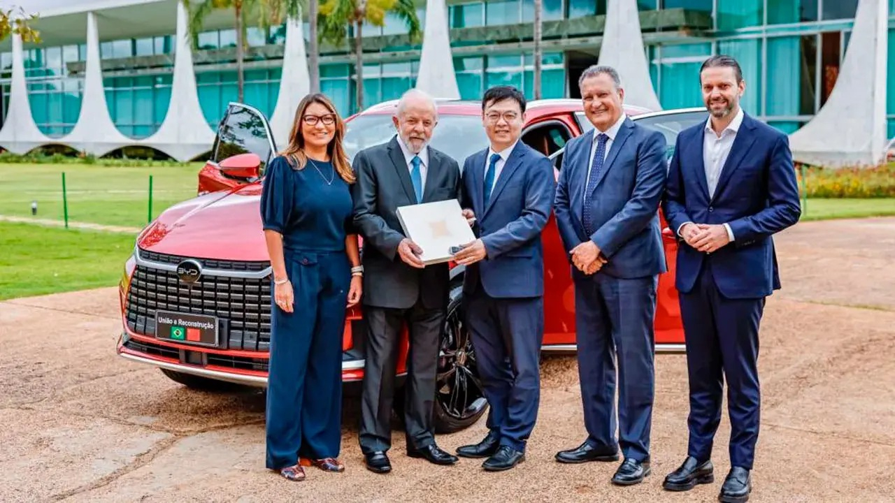 Ministros do STF vão usar carros chineses emprestados