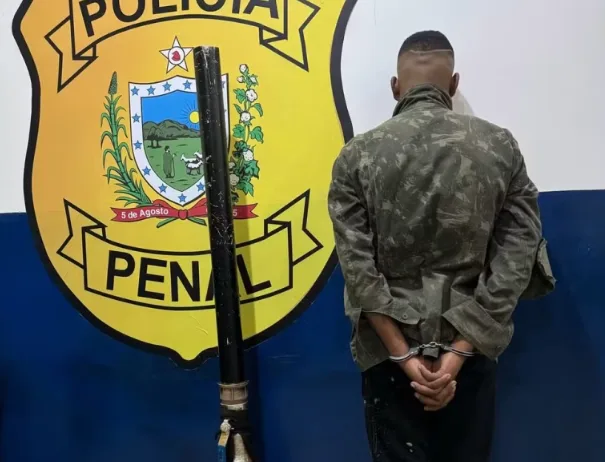 RAMBO PARAIBANO: Homem é preso ao usar bazuca artesanal para lançar drogas em presídio de CG