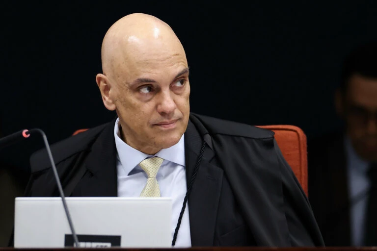 Perfis bloqueados por Moraes são reativados; detalhe surpreende
