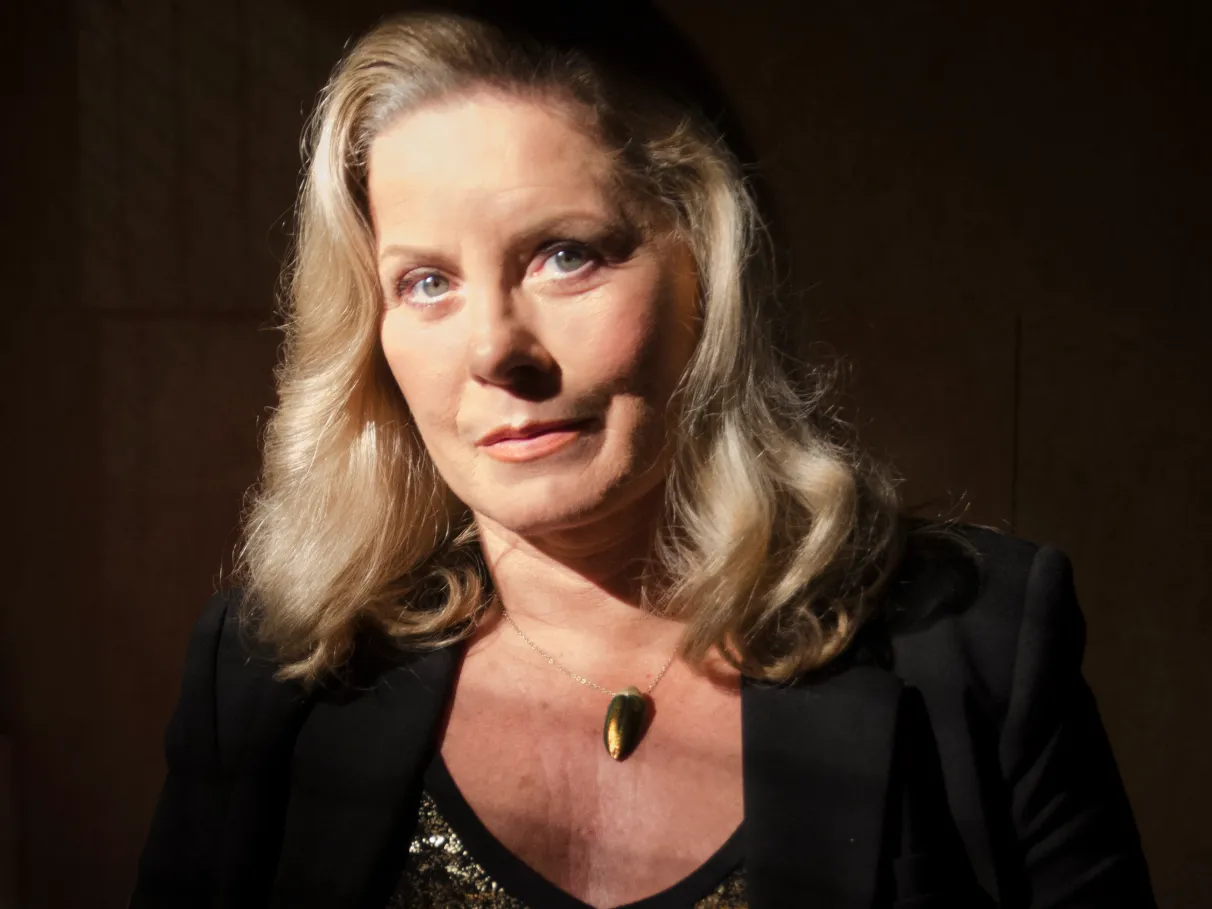 Vera Fischer revela que “faltou pouco” para ter relação com uma mulher