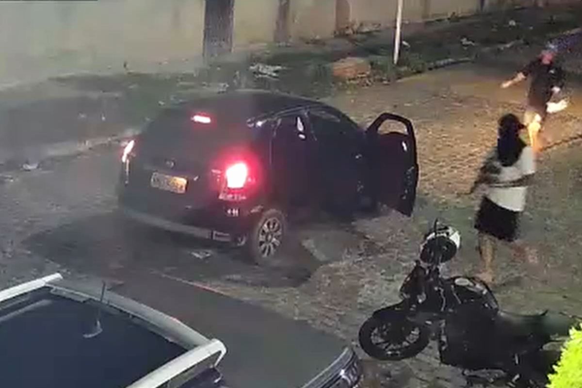 Homens armados invadem festa e roubam até bolo de aniversário em Natal