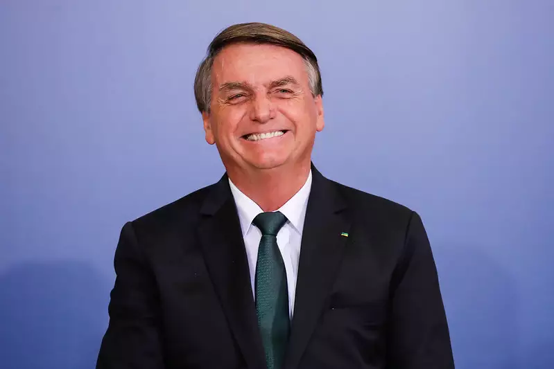Bolsonaro bate Lula por 45,2 a 31,5% no ES, onde 55,4% reprovam o petista