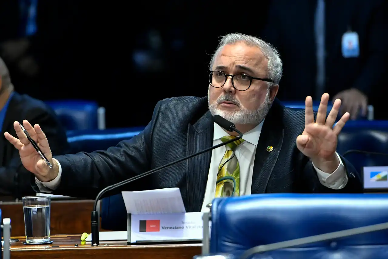 Jean Paul detona Rui Costa e expõe modus operandi da fritura contra ministros: "Ele mudou Lula"