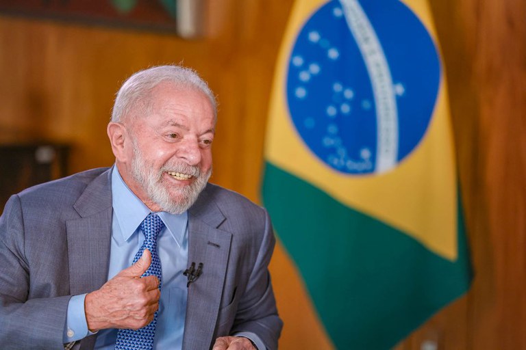 TÁ CARO? Lula debocha e diz que trocou ovo de galinha por ovo de pata e de ema
