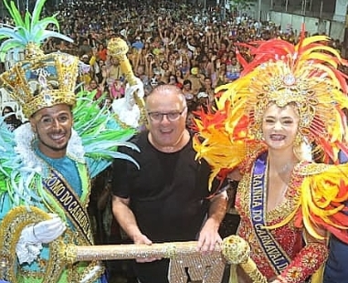 Paulinho Freire passa no "test drive" da popularidade e democratiza carnaval de Natal