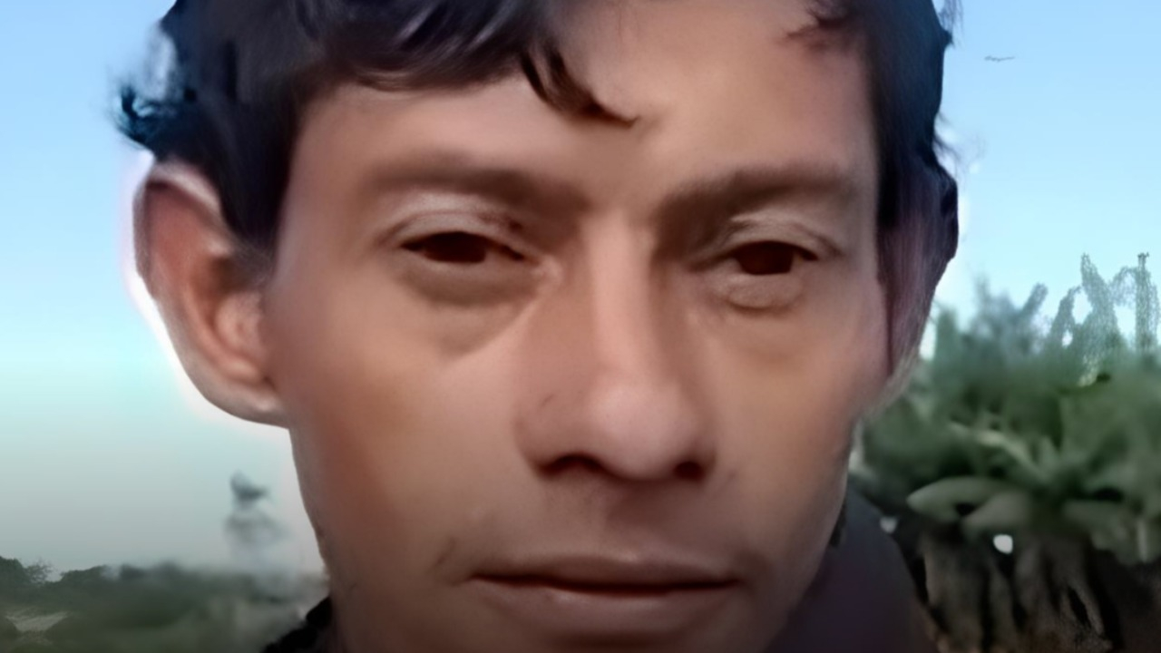 Homem alega que querem matá-lo por ser bonito demais