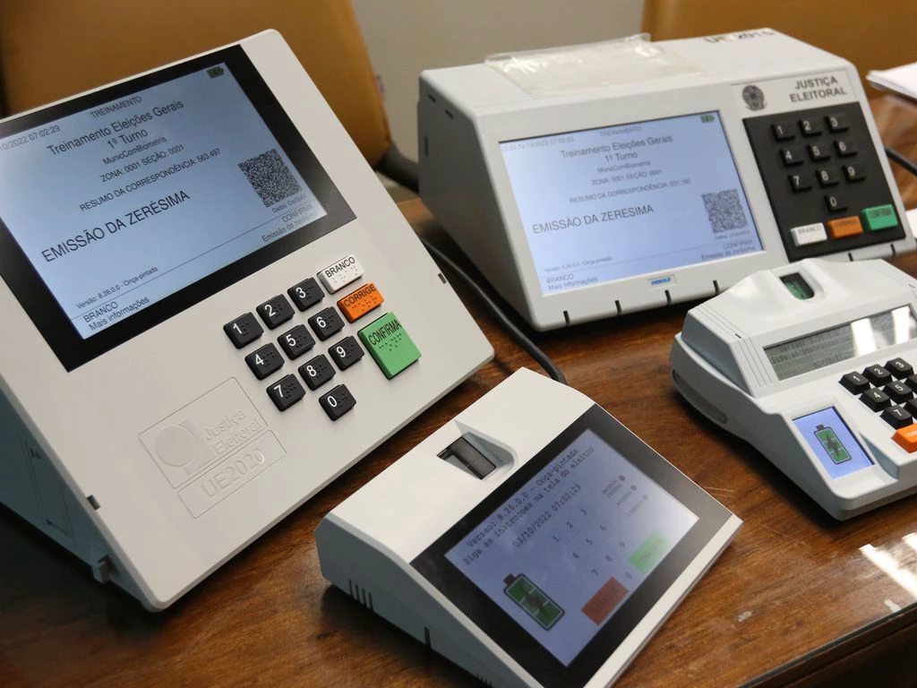 TSE descarta quase 200 mil urnas eletrônicas de modelo mais antigo