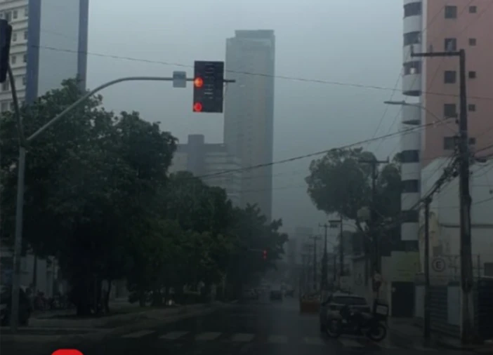 Confira pontos de alagamento e vias intransitáveis em Natal após chuvas
