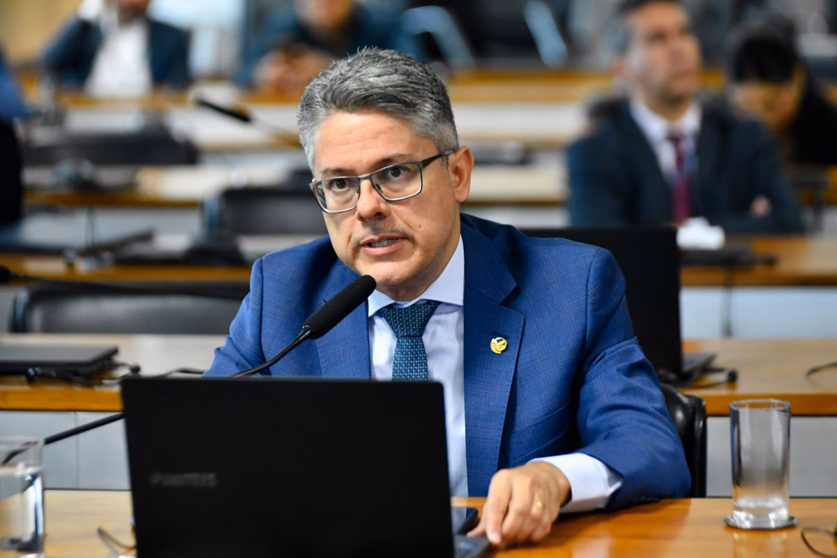 Senador apresenta projeto que ‘individualiza’ e reduz pena de condenados pelo 8 de janeiro