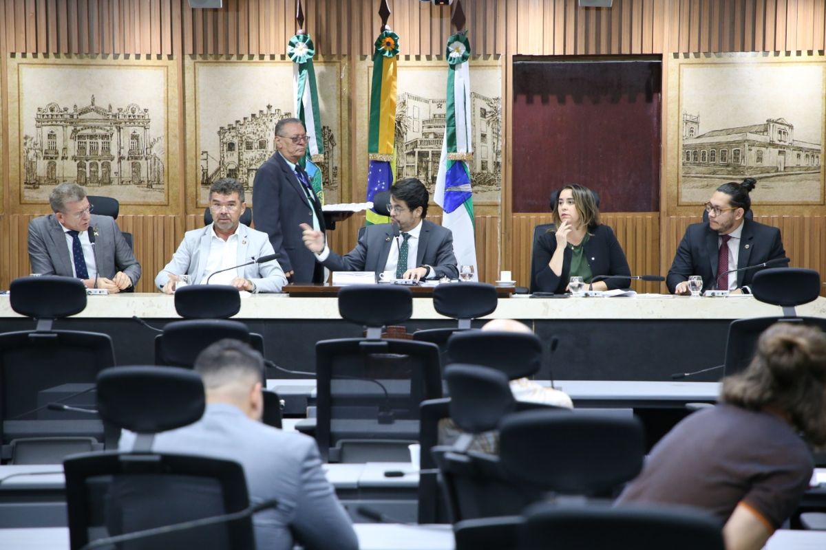 Comissão da Câmara aprova projeto que obriga sinalização em rampas de acessibilidade em Natal