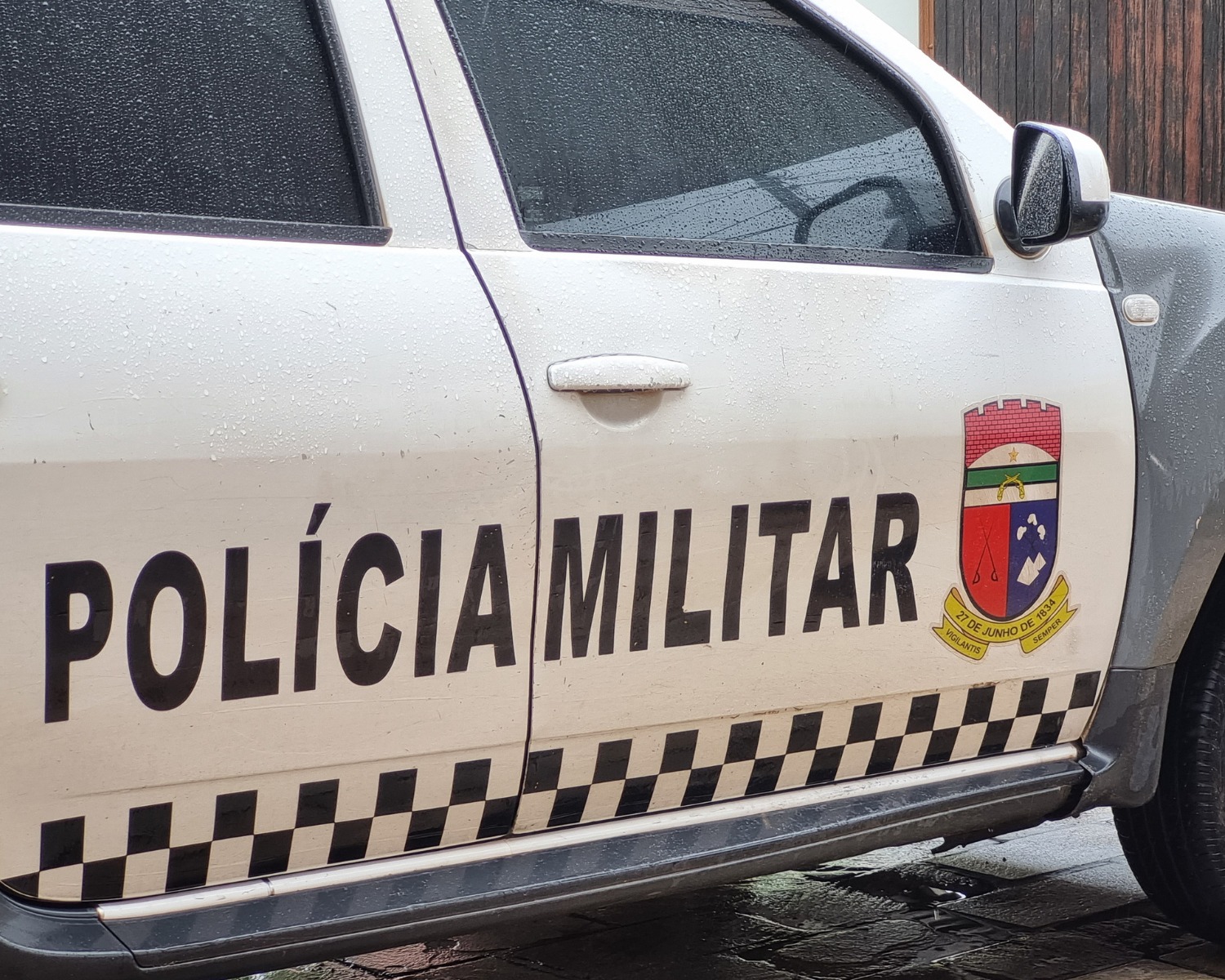 Homem é preso com 49 porções de crack e drogas fracionadas em Pium