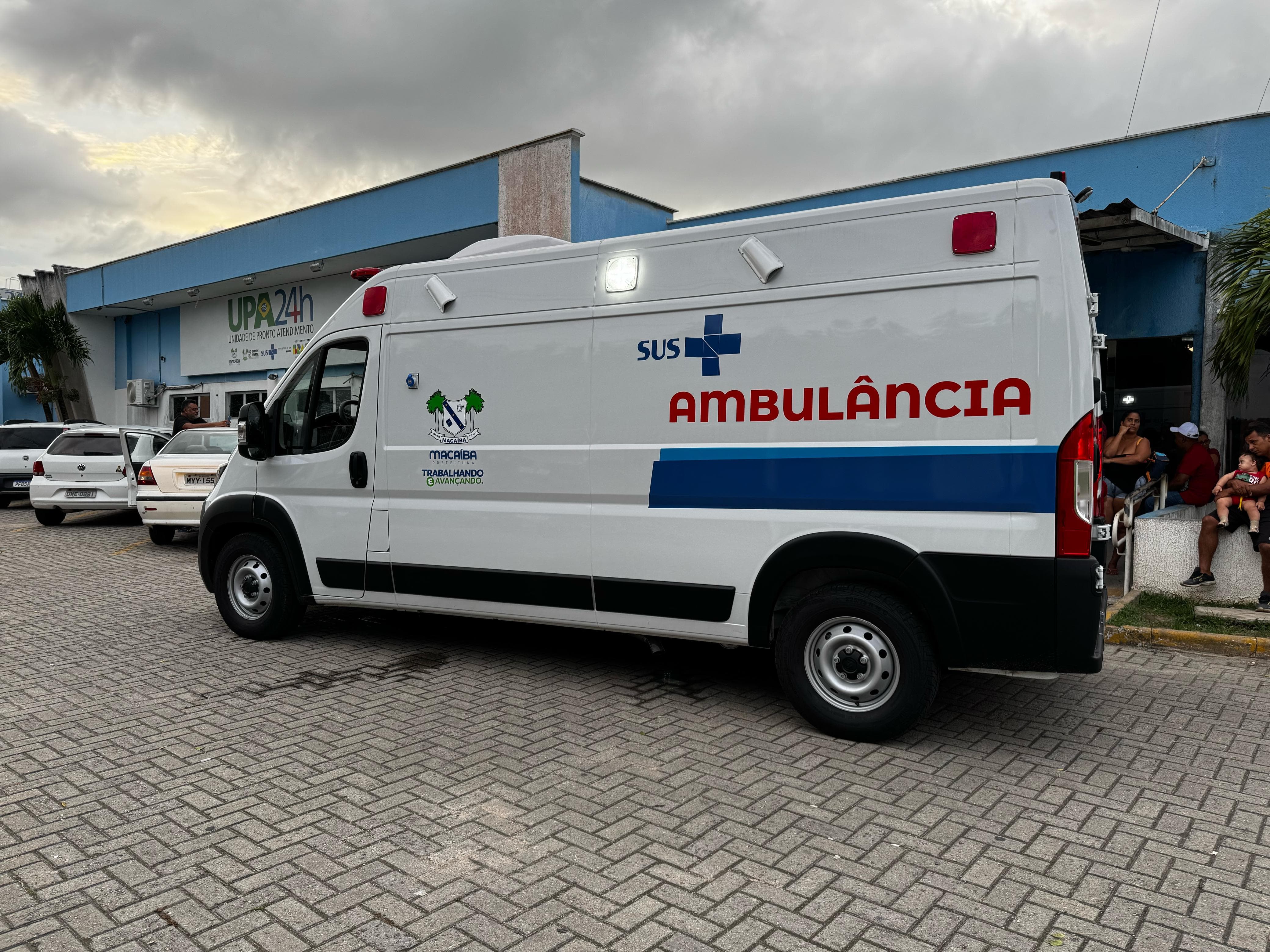 Prefeitura entrega à UPA de Macaíba a mais moderna ambulância de sua frota com suporte avançado