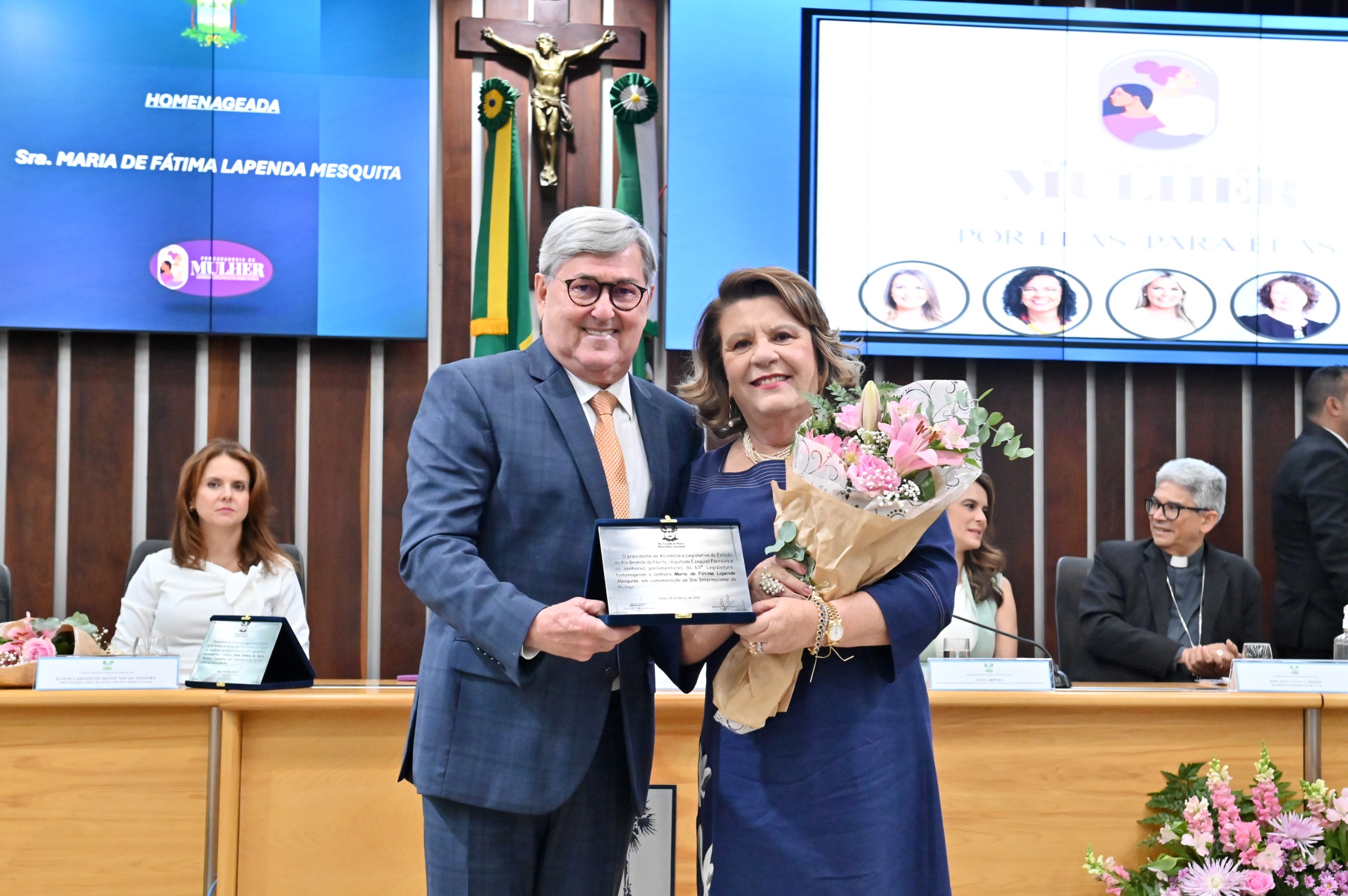 Em Sessão Solene, deputado Tomba Farias homenageia Fátima Lapenda e destaca seu trabalho em favor das mulheres