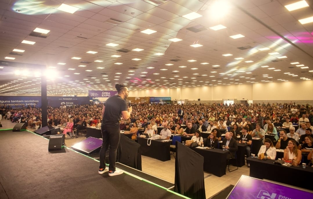 Fórum Negócios Experience 2025 celebra 10 anos com maior edição da história e anúncio de Joel Jota como palestrante principal