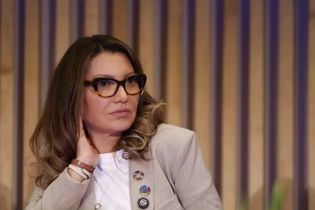 Janja é desaprovada por 50% dos que a conhecem, diz PoderData