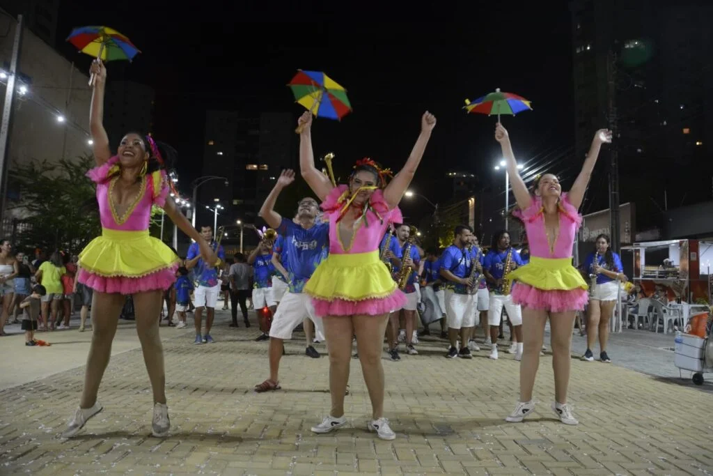 Polo Atheneu encerra carnaval com festa para todas as idades