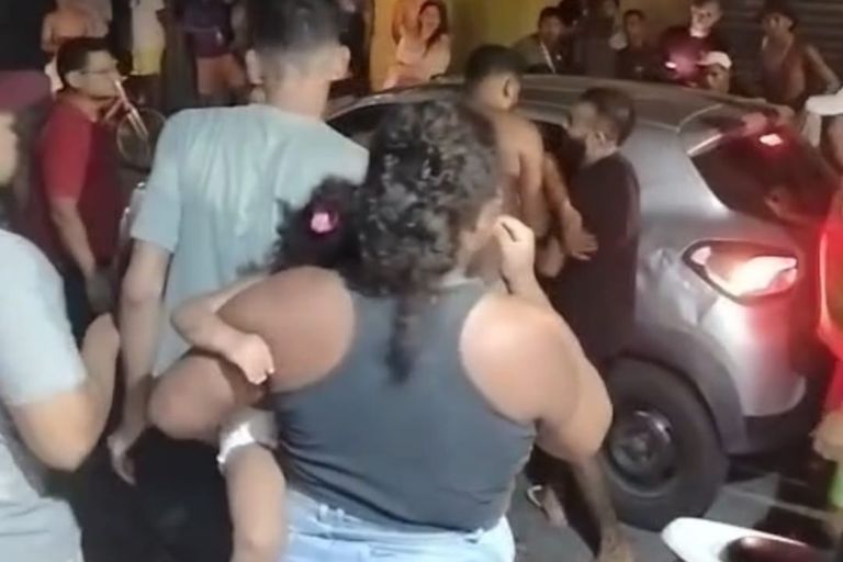 Tiroteio em bar na Vila de Ponta Negra termina com jovem baleado e três suspeitos presos