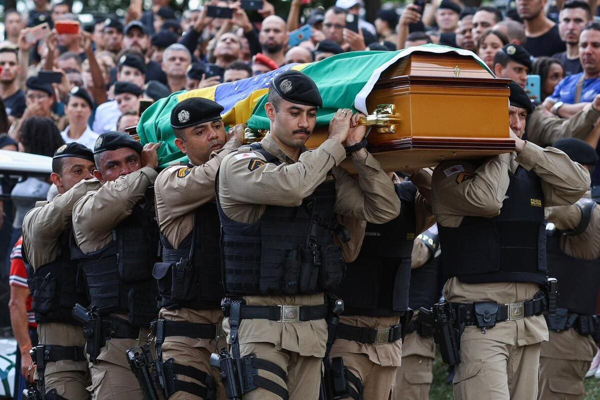 Deputados do RN engrossam lista a favor da pena de morte para assassinos de policiais