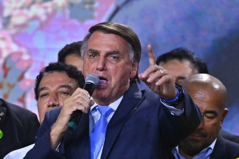 “Lula, cachaça, o brasileiro sabe de sua índole”, dispara Bolsonaro