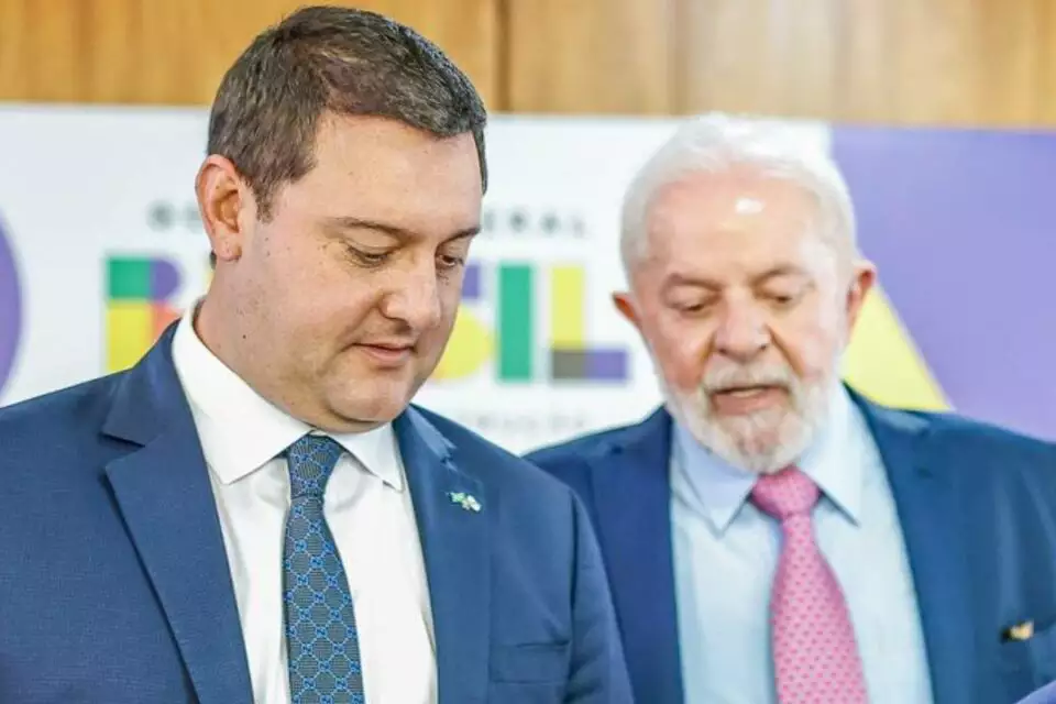 Lula tenta dividir oposição atraindo Ratinho Junior para ser vice do PT em 2026