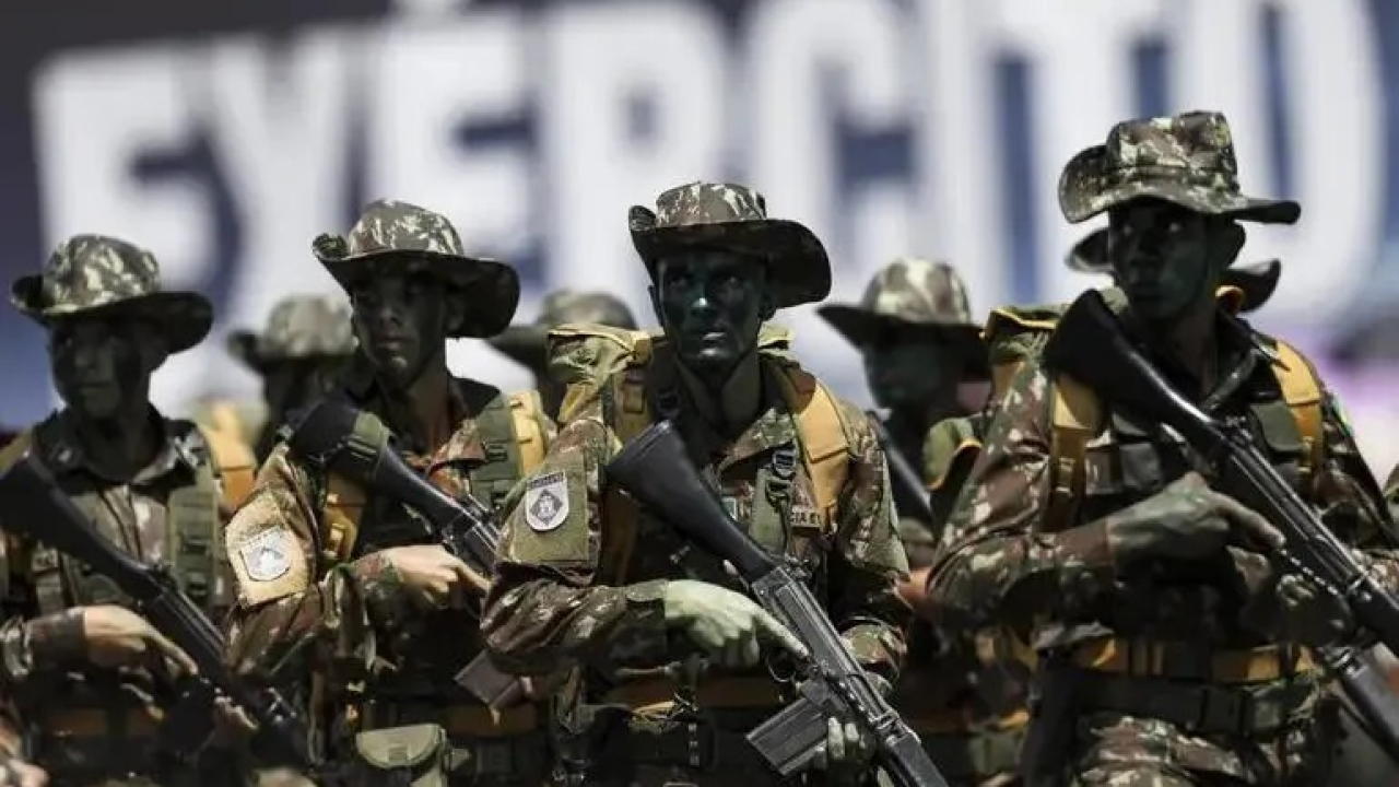 Lula corta 24% do orçamento militar brasileiro e Exército alerta sobre vulnerabilidade