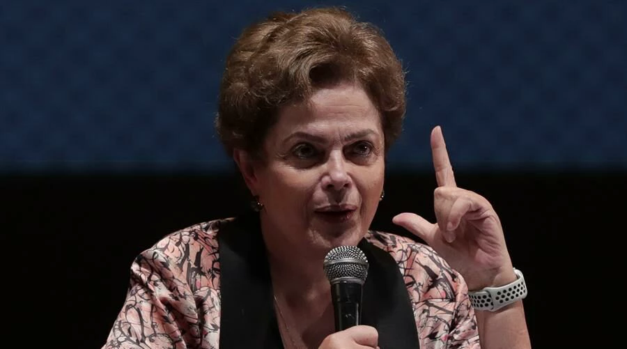 Dilma é reeleita presidente do banco do Brics com aval de Putin