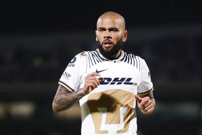 Justiça da Espanha absolve Daniel Alves de condenação por estupro
