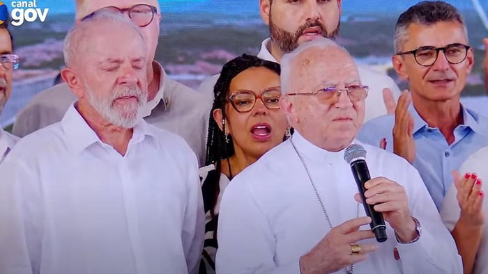 No RN, Lula ora Pai Nosso e diz que Bolsonaro mentia que era religioso
