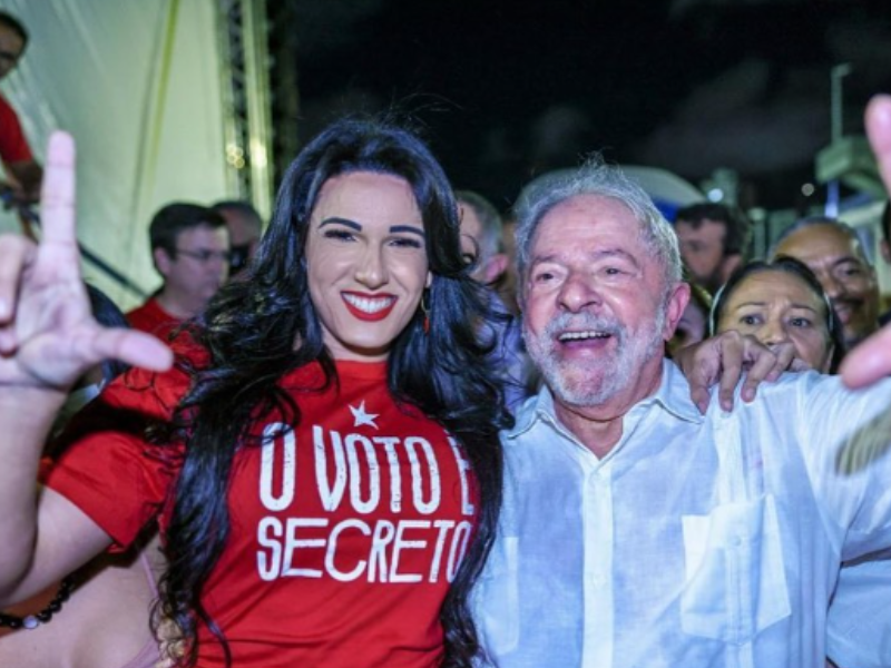 Barrada pelo PT, Thabatta Pimenta pode disputar o Governo: "Sei fazer o babado"