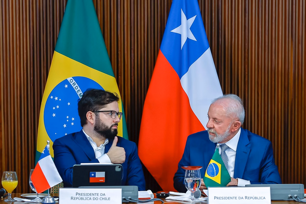 'Temos que pensar: como vai ser o Brasil quando eu não for mais presidente?', indaga Lula