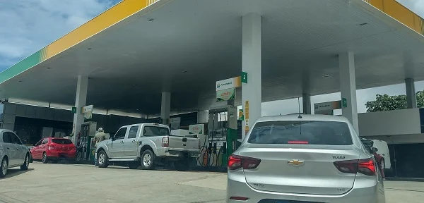 Procon Natal começa a notificar postos de combustíveis devido a reajuste repentino