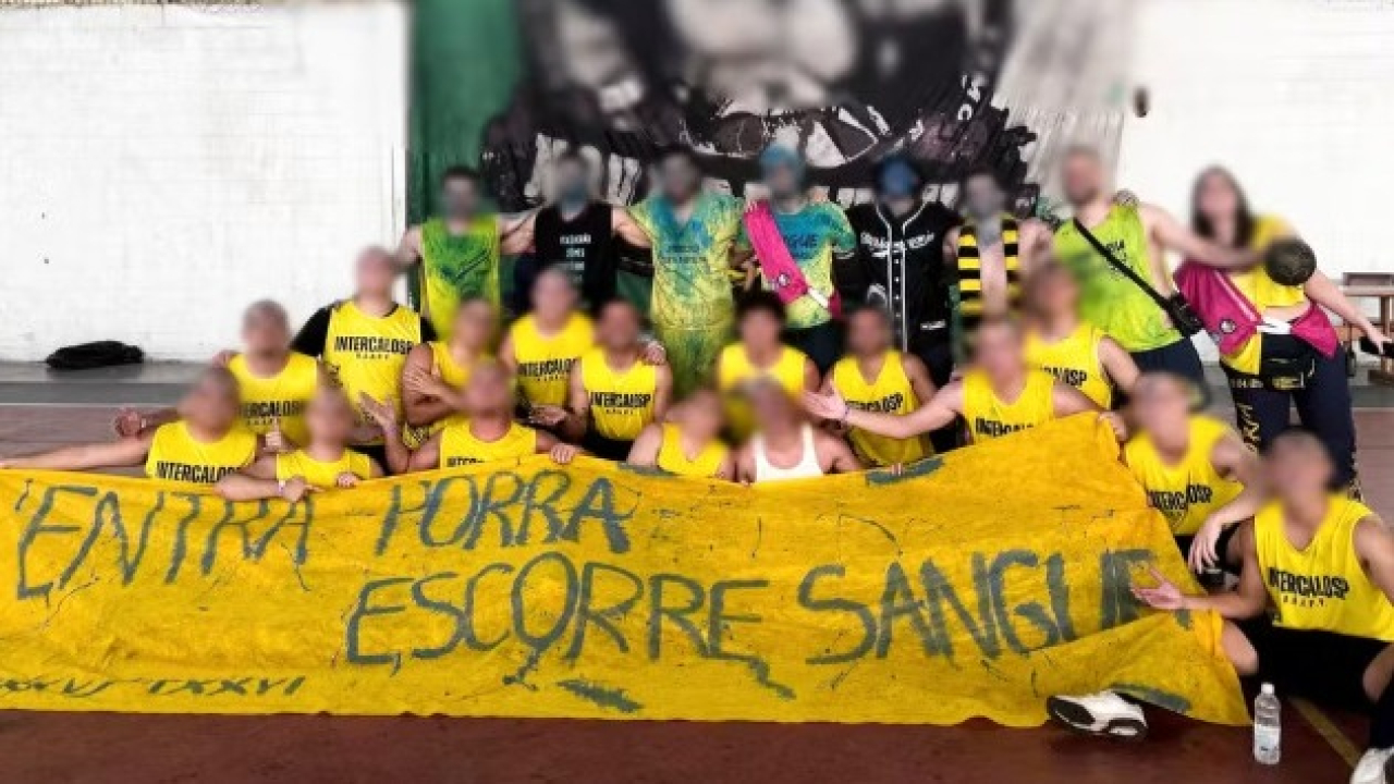 Faculdade expulsa 12 alunos de medicina por faixa com apologia ao estupro