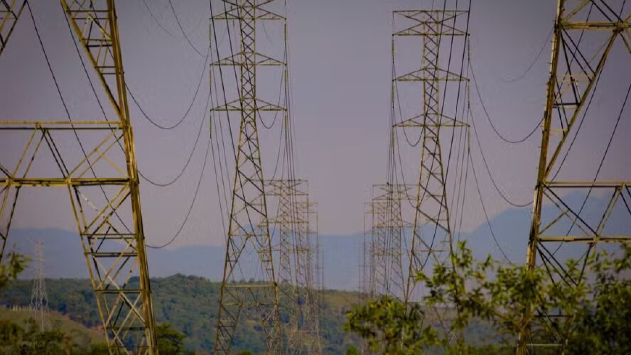 Conta de luz terá bandeira amarela em maio, anuncia Aneel