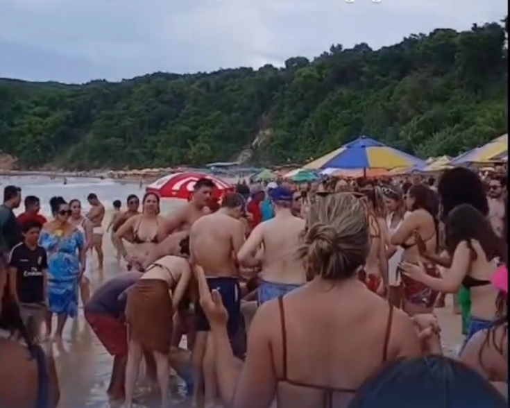 Turista cearense morre afogado na Praia do Madeiro, em Tibau do Sul