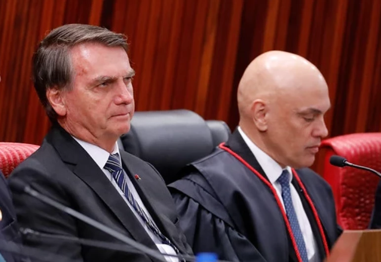 Intimação na UTI acirra tensão entre Bolsonaro e Alexandre de Moraes