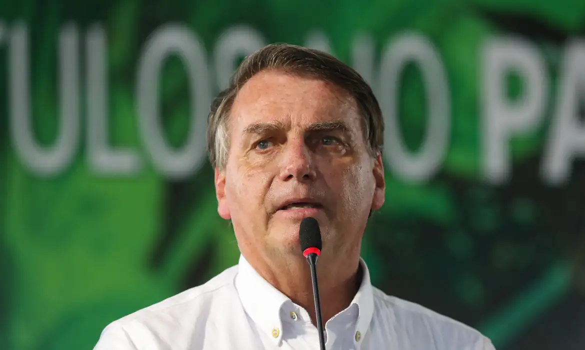 Bolsonaro lamenta morte do Papa Francisco e destaca importância da espiritualidade